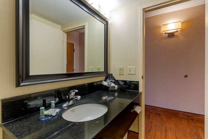 Room 14 of 25