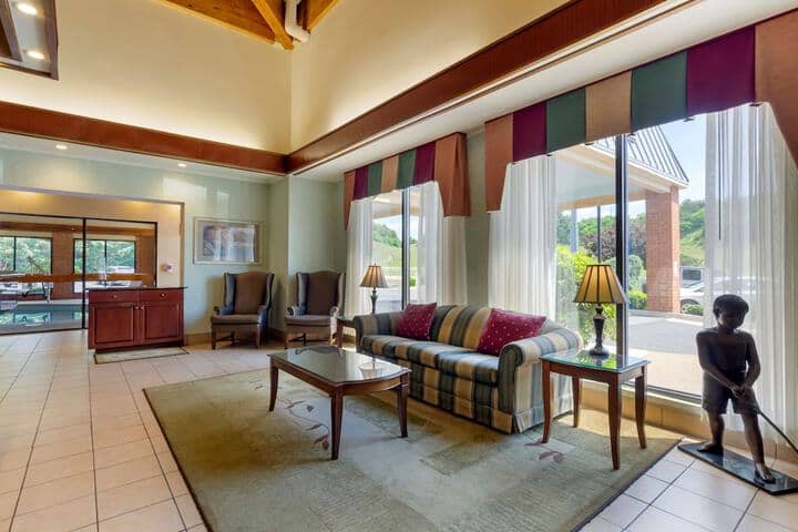 Hotel Interior 4 of 25