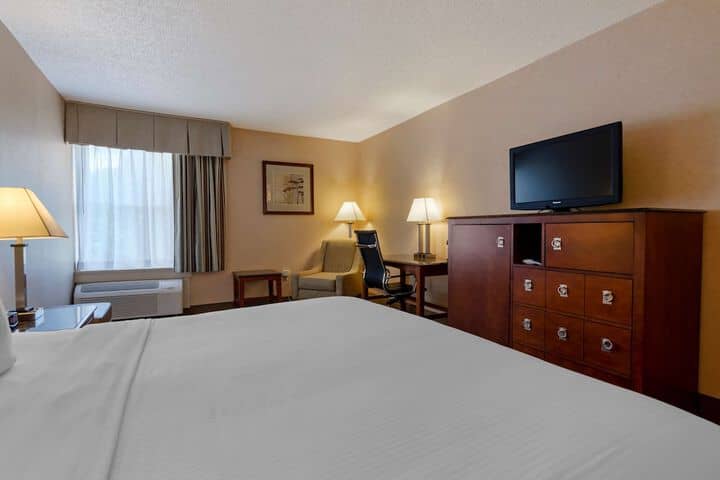 Room 5 of 25